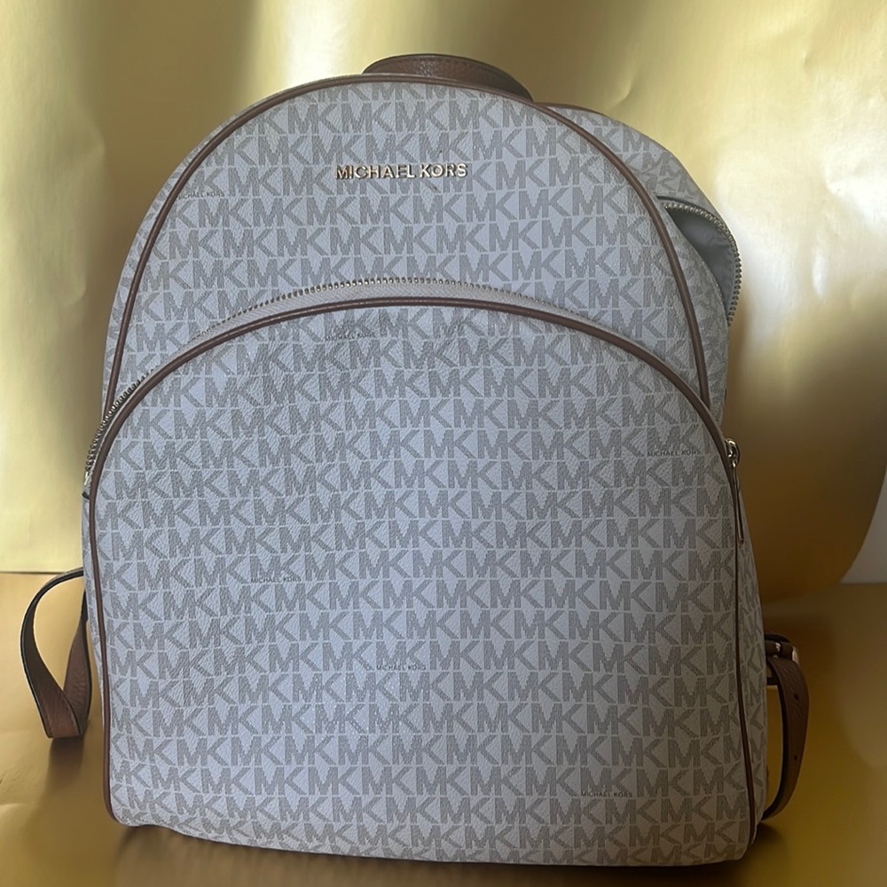 Michael Kors backpack medium, logo, Vanilla/cream Color Abbey Bag